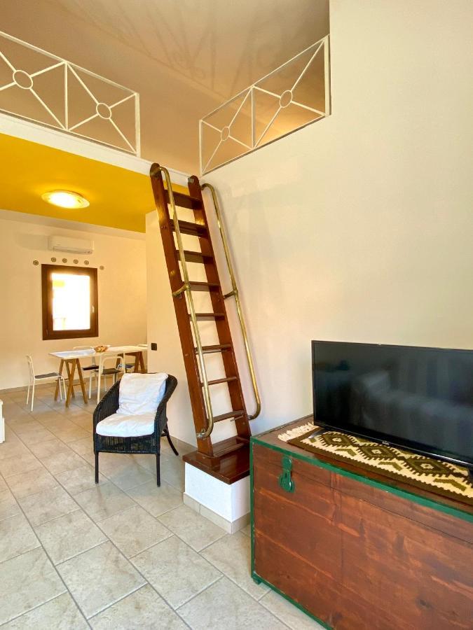 Vila Cala Gavetta Marina Loft La Maddalena  Exteriér fotografie